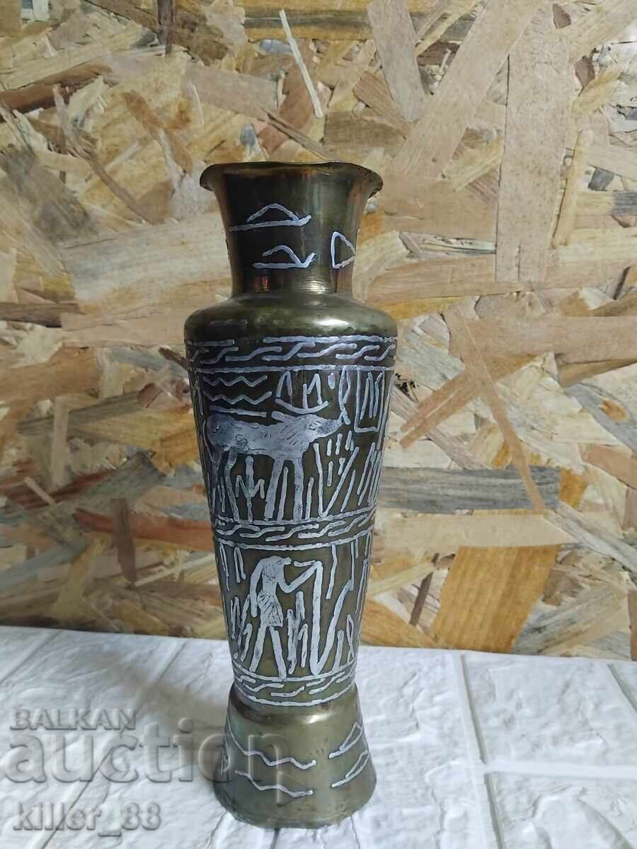 Vază egipteană antică