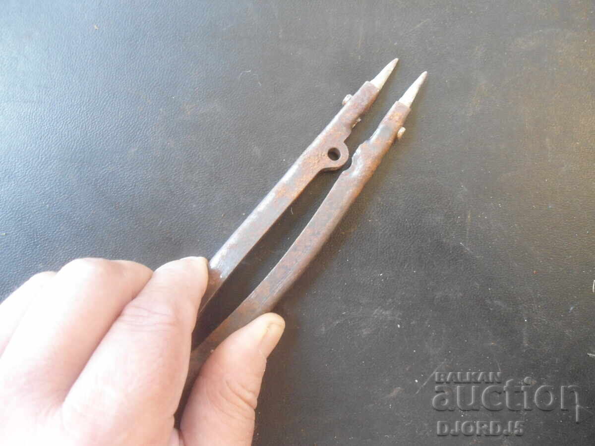 Παλιό εργαλείο, πυξίδα - 5
