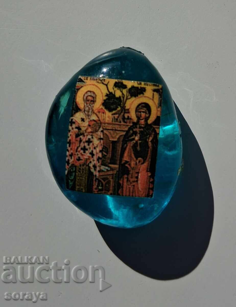 Малка френска царска иконка върху синя смола Малка френска царска иконка върху синя смола