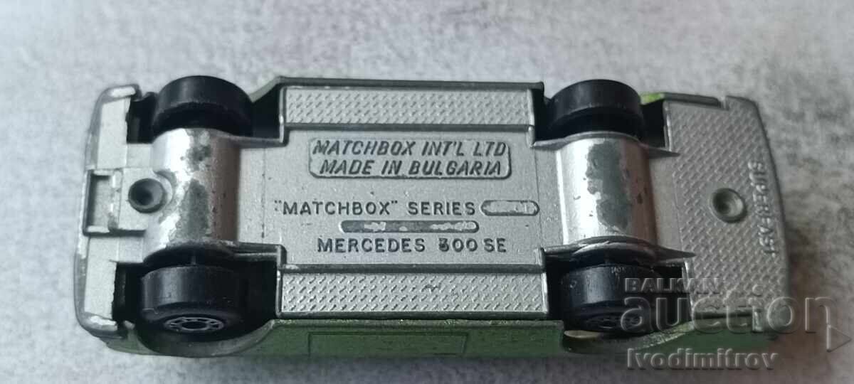 Matchbox MERCEDES 300 SE toy car Made in Bulgaria - 5