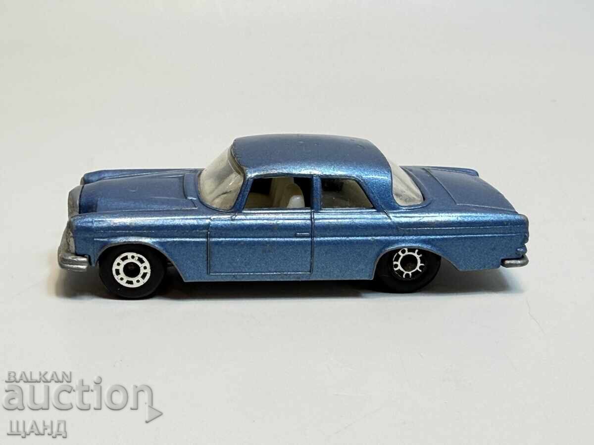 Matchbox България Мачбокс Мерцедес Mercedes 300 SE с цена € 60.99 | 119.29 лв.