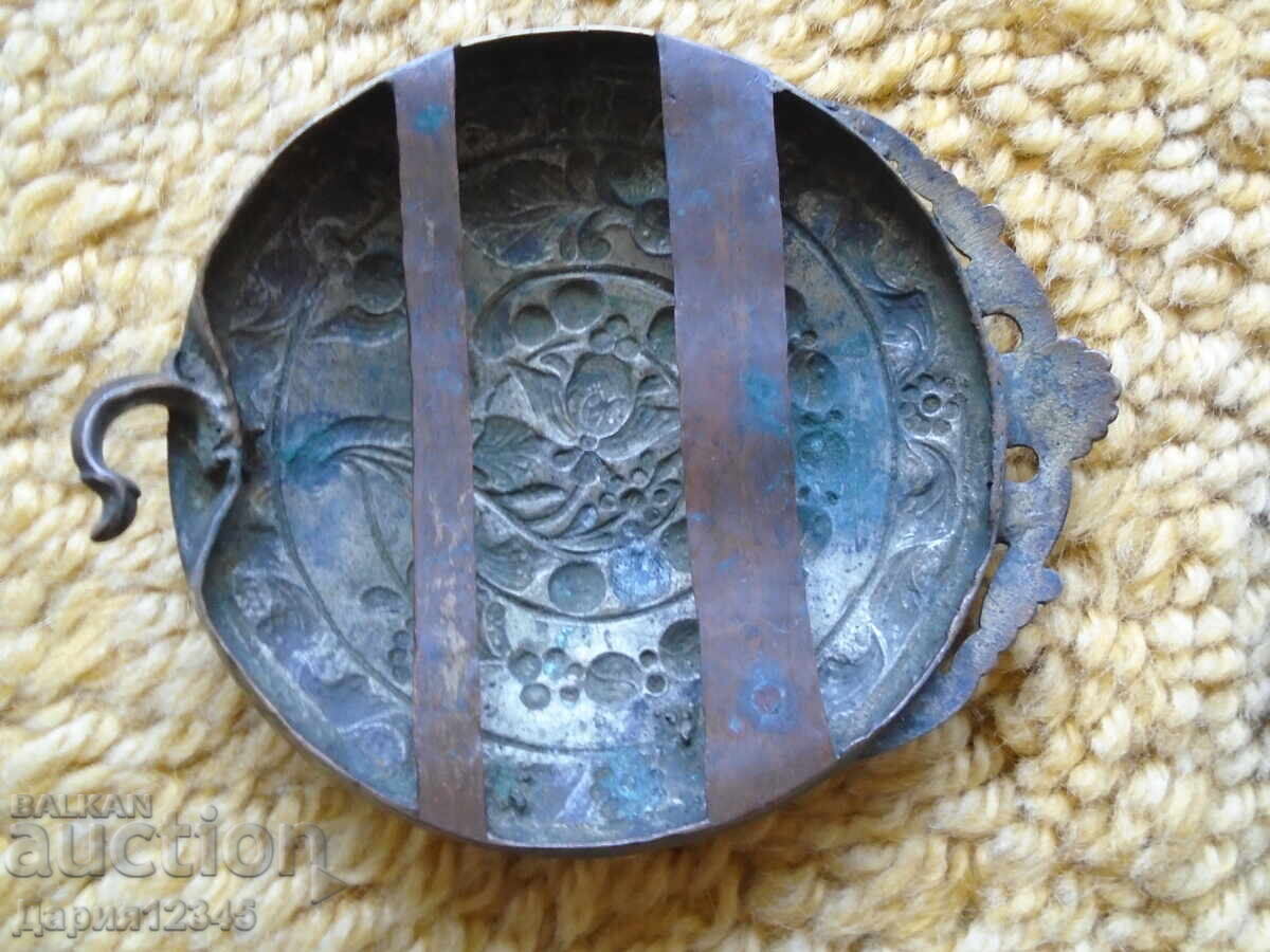 Delivery of Two similar silver belt buckle halves, part of a collection Delivery of Two similar silver belt buckle halves, part of a collection