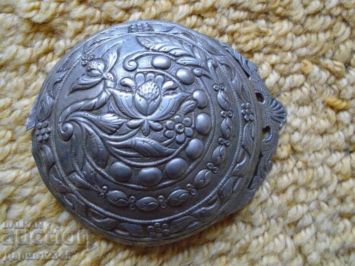 Two similar silver belt buckle halves, part of a collection - 5 Two similar silver belt buckle halves, part of a collection - 5