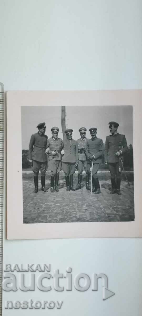 OLD PHOTO WWII OFFICERS