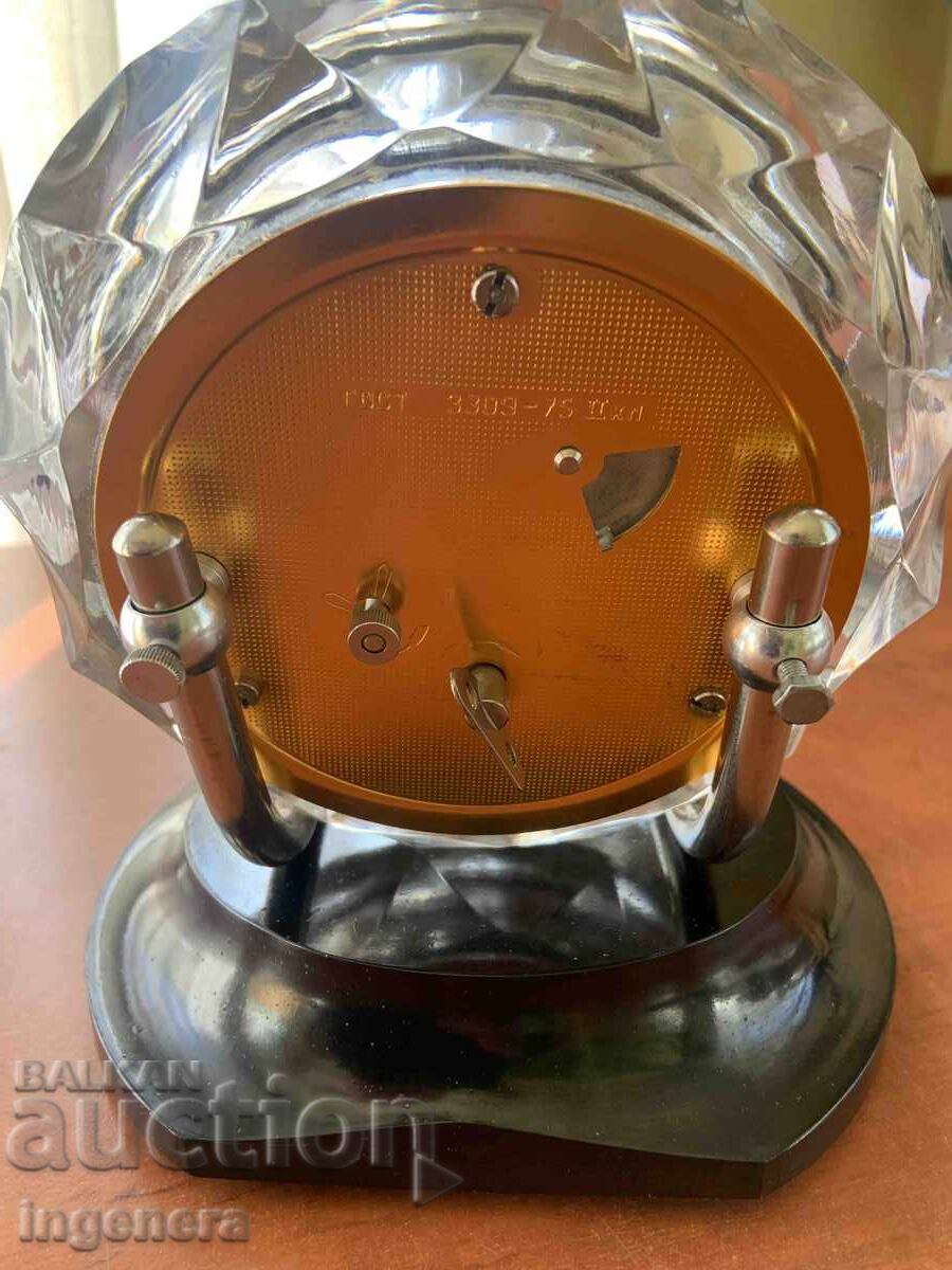 Auction WORKING CRYSTAL TABLE CLOCK NO FLAWS SET Auction WORKING CRYSTAL TABLE CLOCK NO FLAWS SET