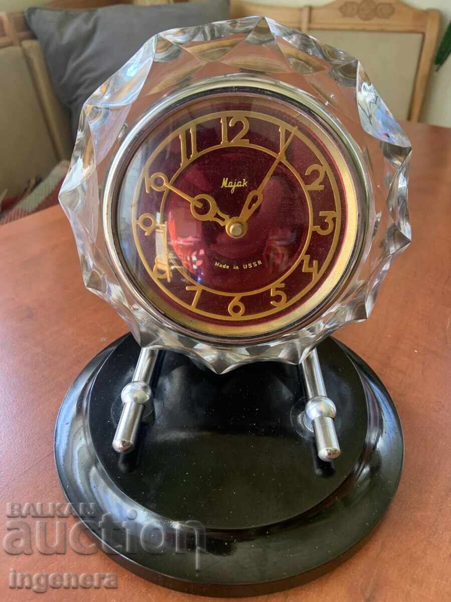 WORKING CRYSTAL TABLE CLOCK NO FLAWS SET WORKING CRYSTAL TABLE CLOCK NO FLAWS SET