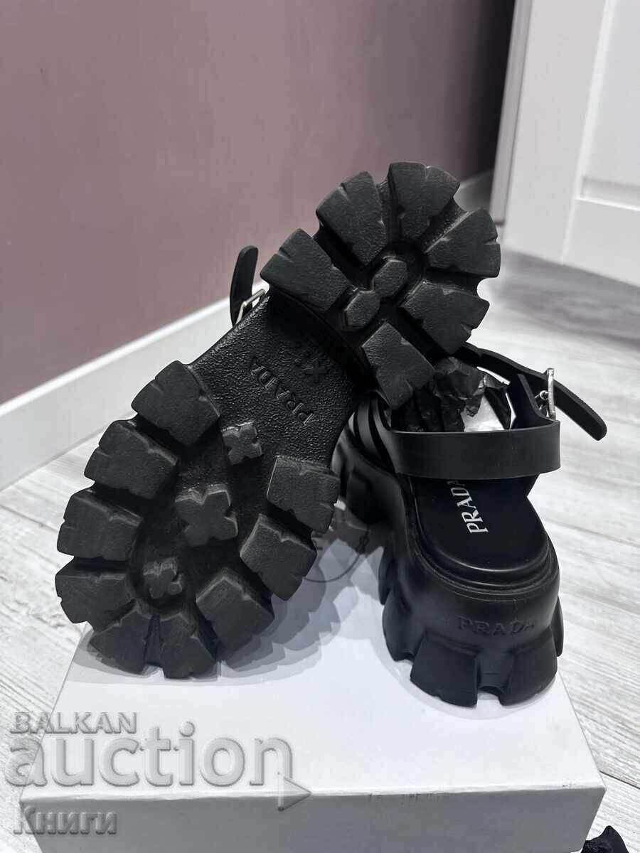 Sandale damă Prada - mărimea 37 cu preț € 150.00 | 293.38 BGN Sandale damă Prada - mărimea 37 cu preț € 150.00 | 293.38 BGN