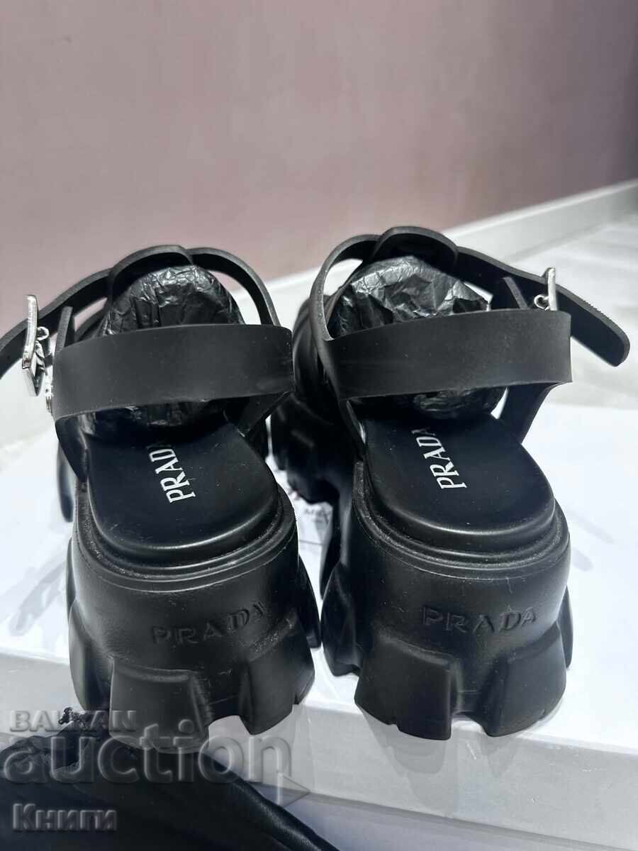 Livrarea Sandale damă Prada - mărimea 37 Livrarea Sandale damă Prada - mărimea 37