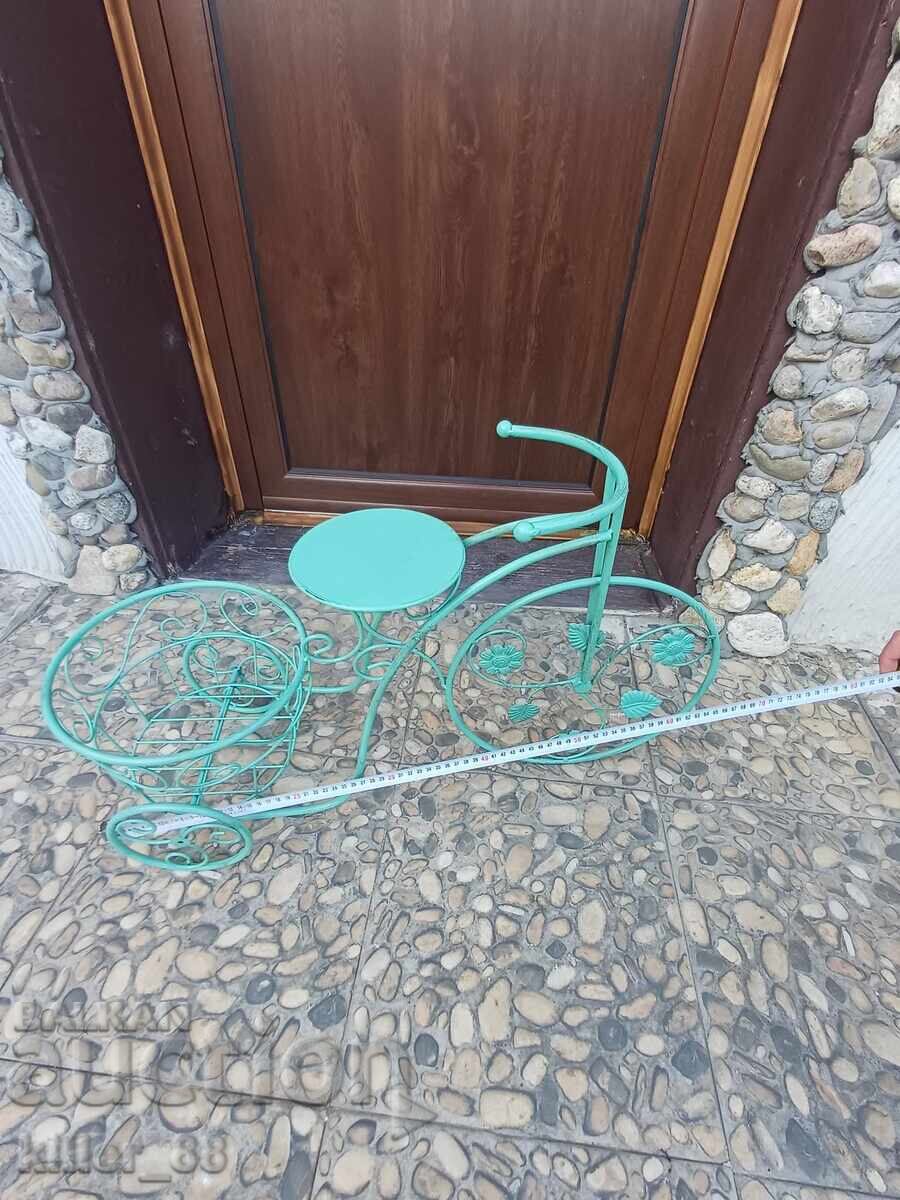 Decorațiune de grădină tricicletă metalică cu preț € 33.00 | 64.54 BGN Decorațiune de grădină tricicletă metalică cu preț € 33.00 | 64.54 BGN