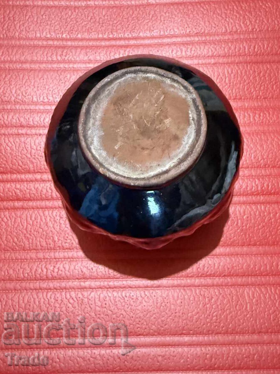 Auction  Ceramic pen holder