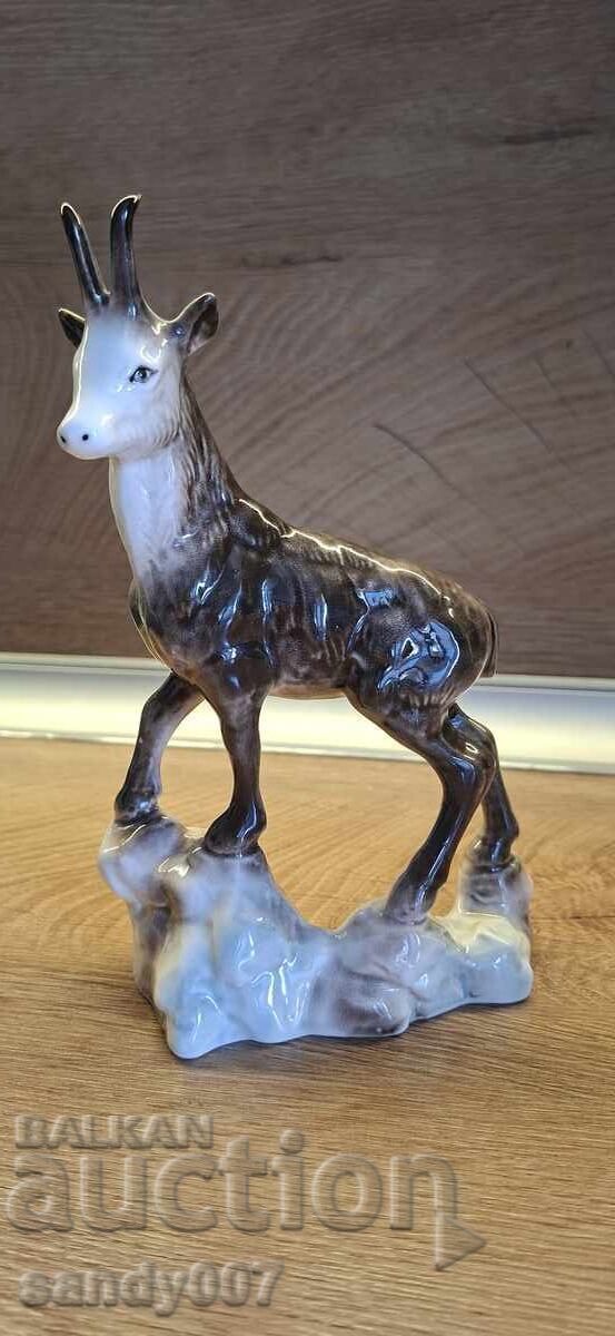 Socialist-era porcelain from Romania