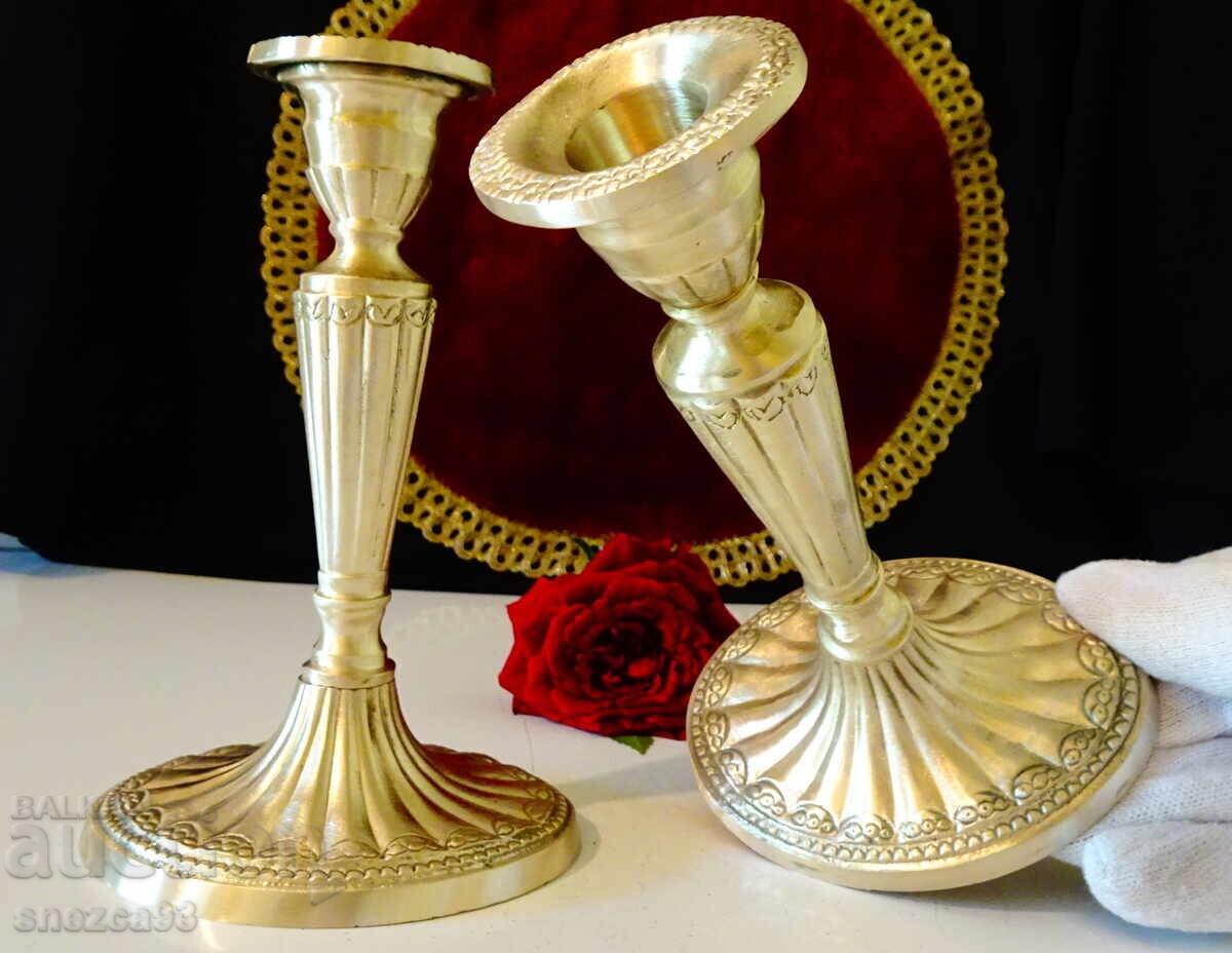 Bronze candlestick, beautiful relief, 400 g with price € 45.99 | 89.95 BGN