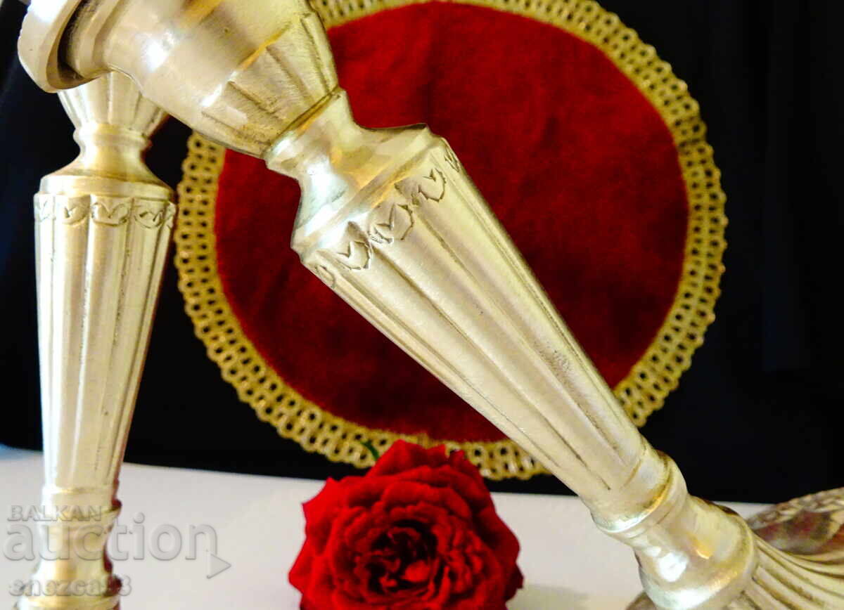 Delivery of Bronze candlestick, beautiful relief, 400 g