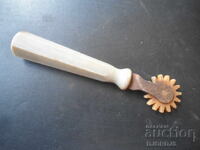 Un instrument vechi
