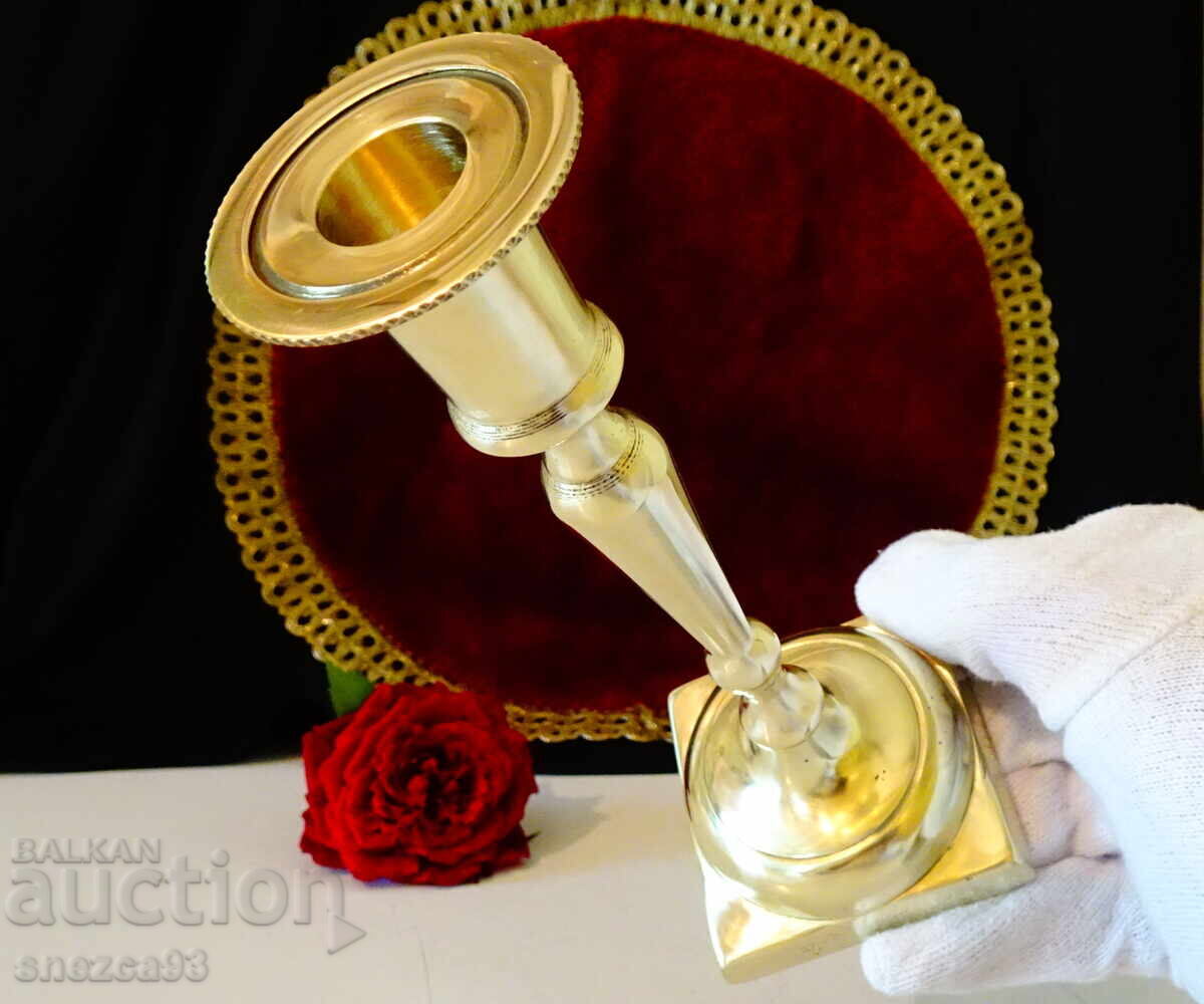 Δημοπρασία Βικτοριανό μπρούτζινο κηροπήγιο 340 γρ
