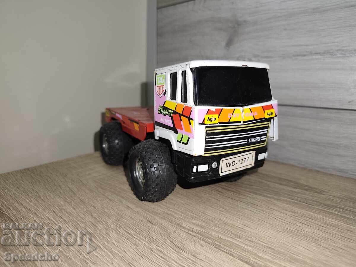 Camion vechi din tablă, mare cu preț € 7.39 | 14.45 BGN