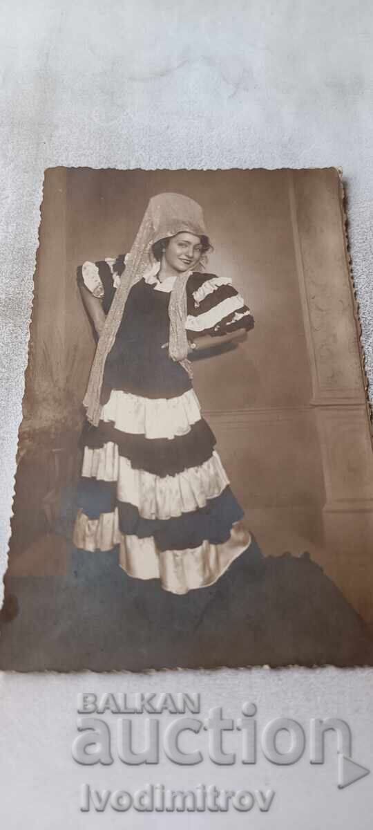 Снимка София Млада жена 1934 Снимка София Млада жена 1934
