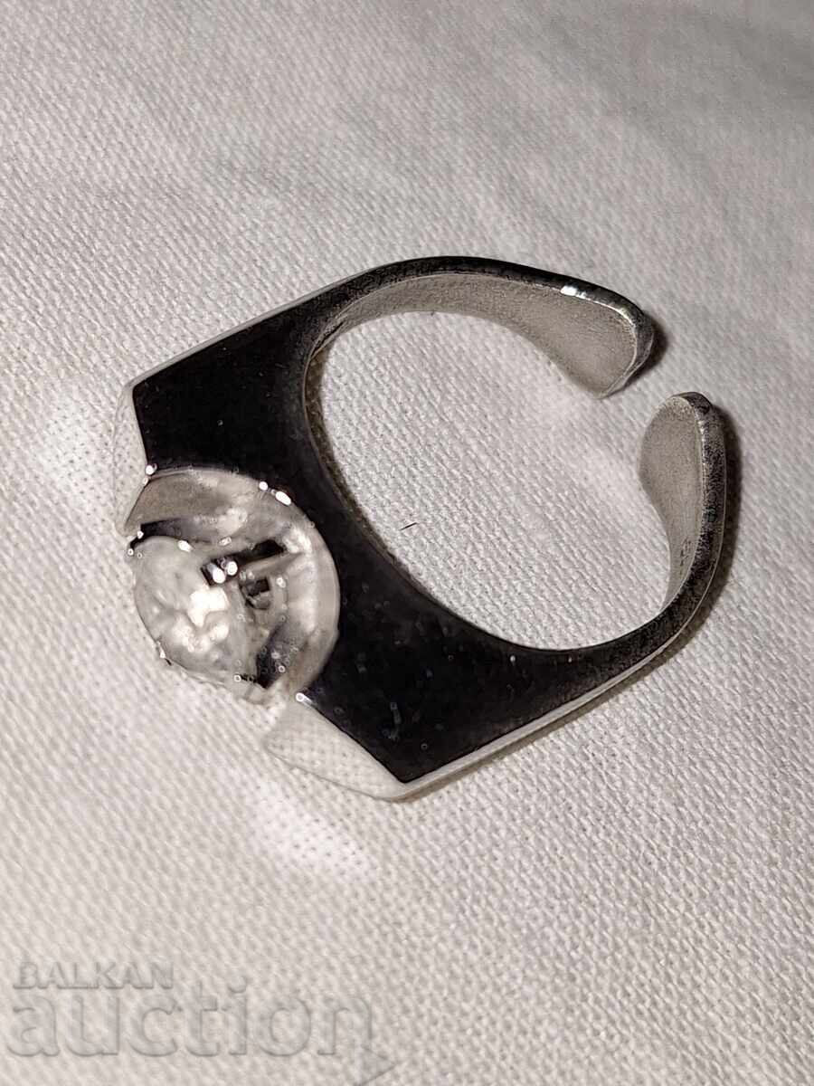 Silver ring --835