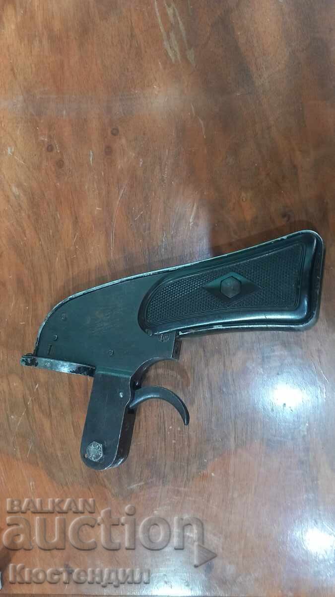 Auction  WWII Military Flare Gun 1943
