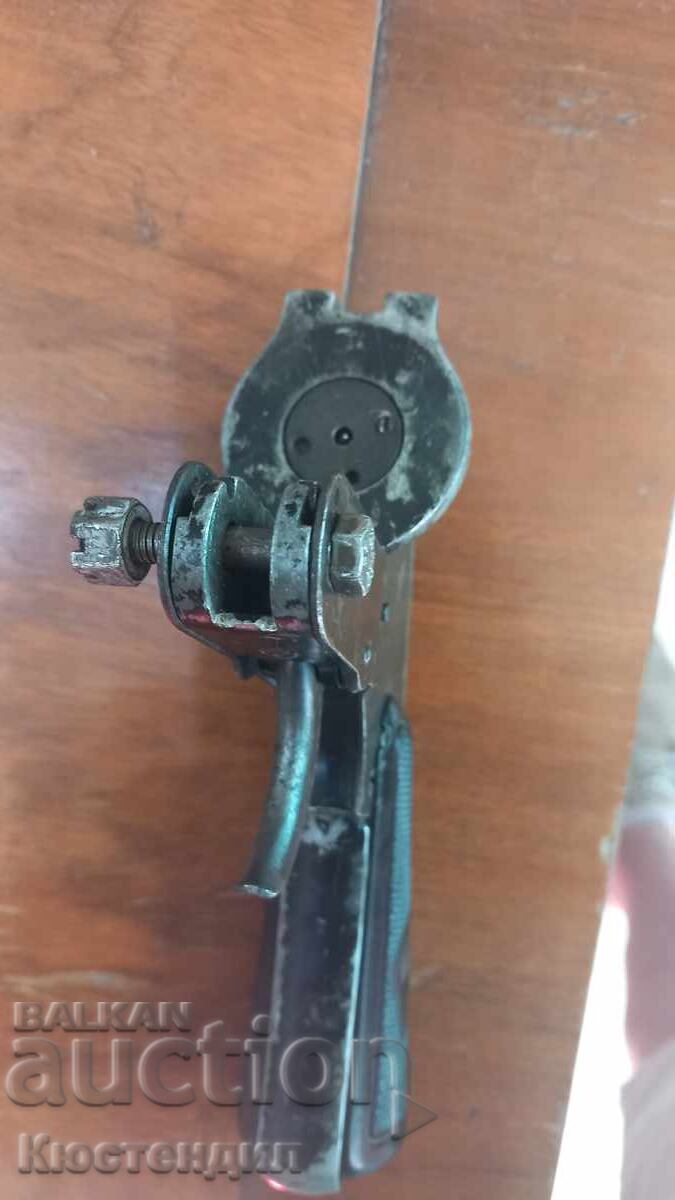 WWII Military Flare Gun 1943 - 6