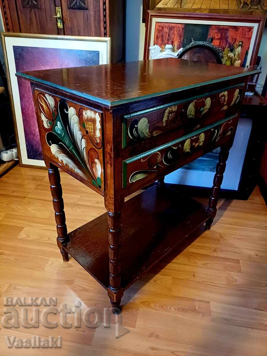 Auction  Beautiful old hand-painted chest of drawers