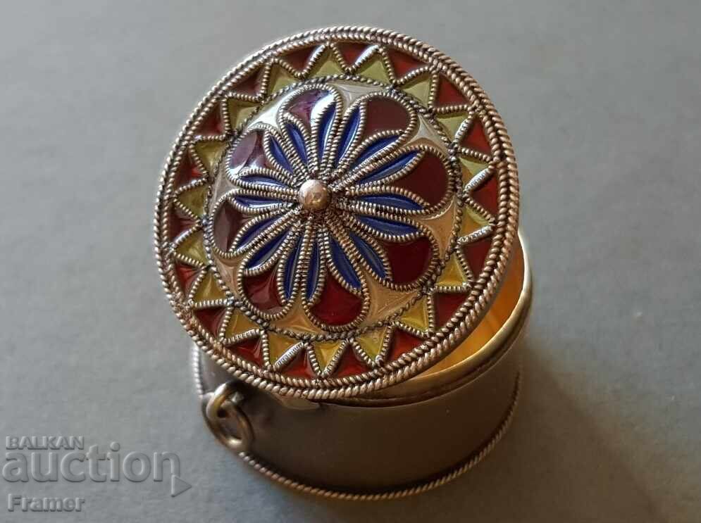 Auction Gilt silver enameled box by Marius Hammer from the 1900s Auction Gilt silver enameled box by Marius Hammer from the 1900s