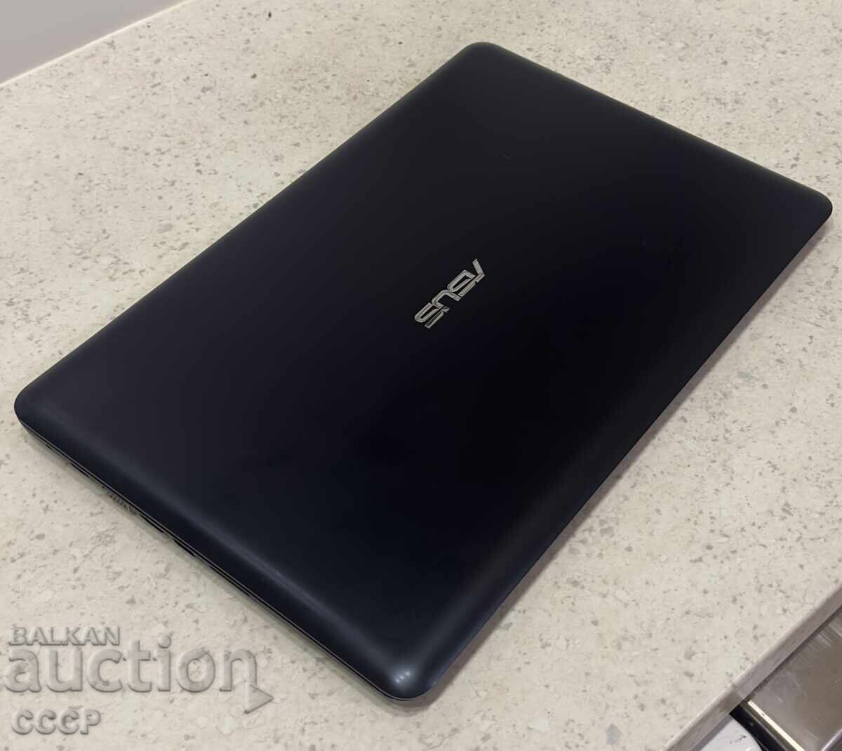 Excelent! Laptop Asus de 15 inchi