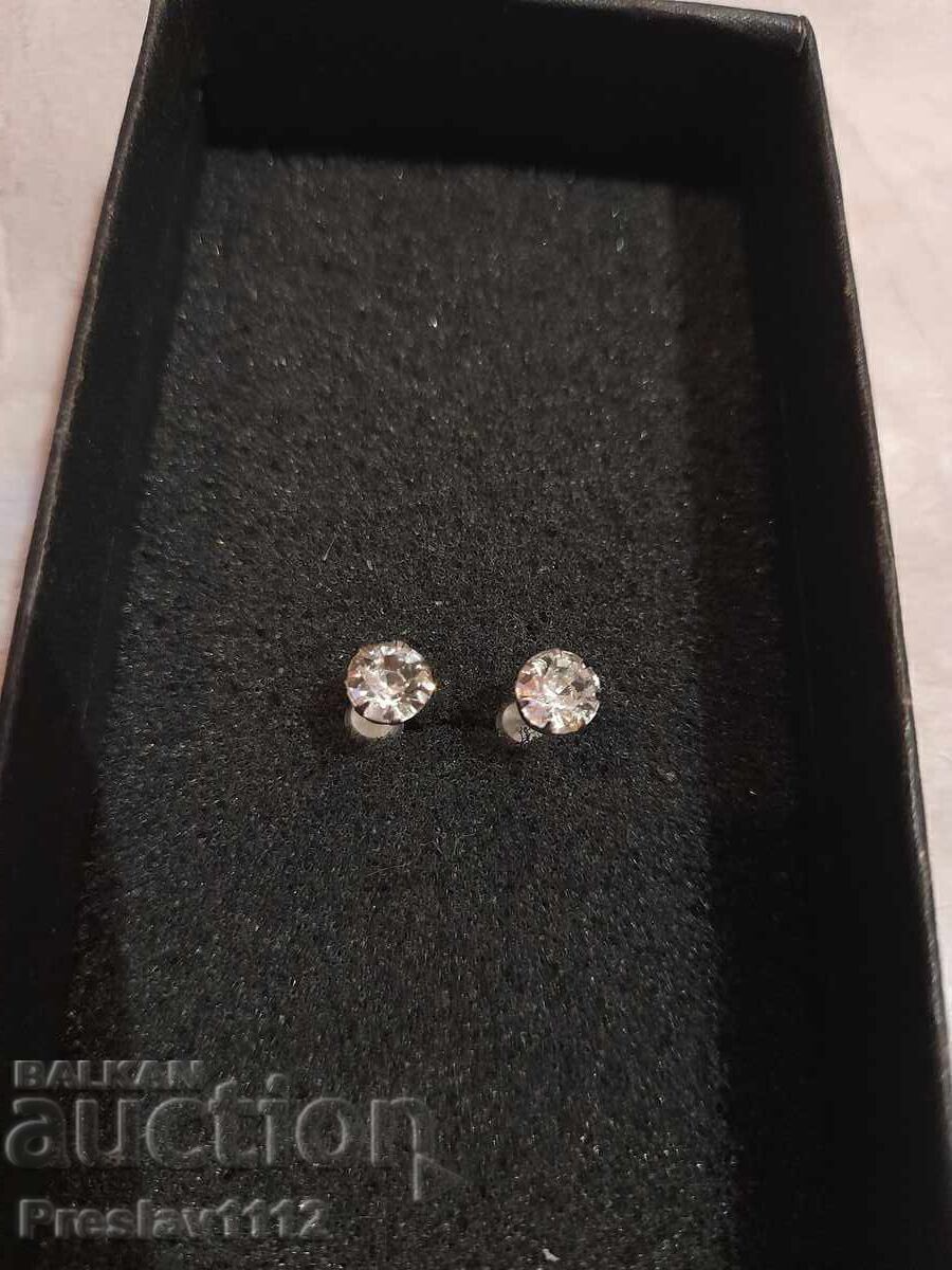 Auction Earrings with 6mm Zircons Auction Earrings with 6mm Zircons