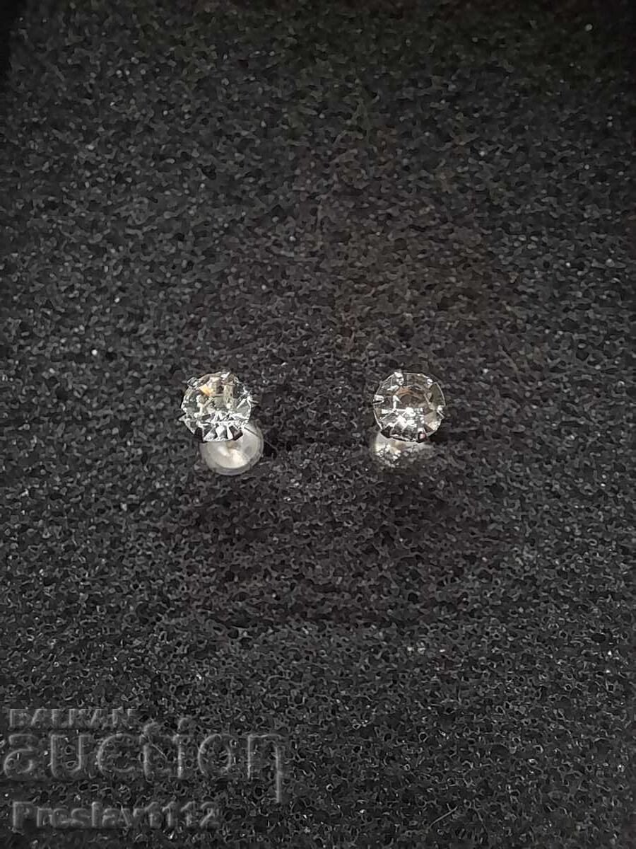 Earrings with 4mm Zircons Earrings with 4mm Zircons