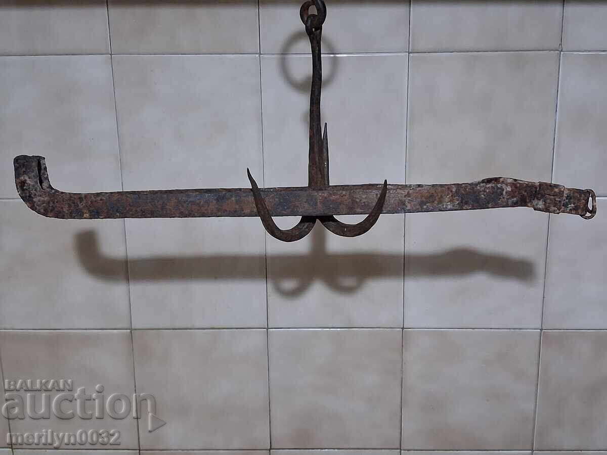 Licitație Dilaf vechi, clește, fier forjat pentru cuptor Licitație Dilaf vechi, clește, fier forjat pentru cuptor