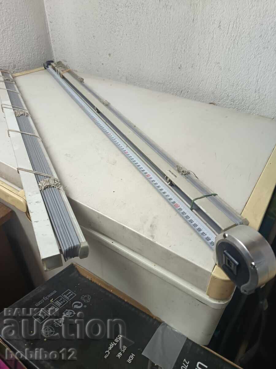 Used blinds in good condition - 7
