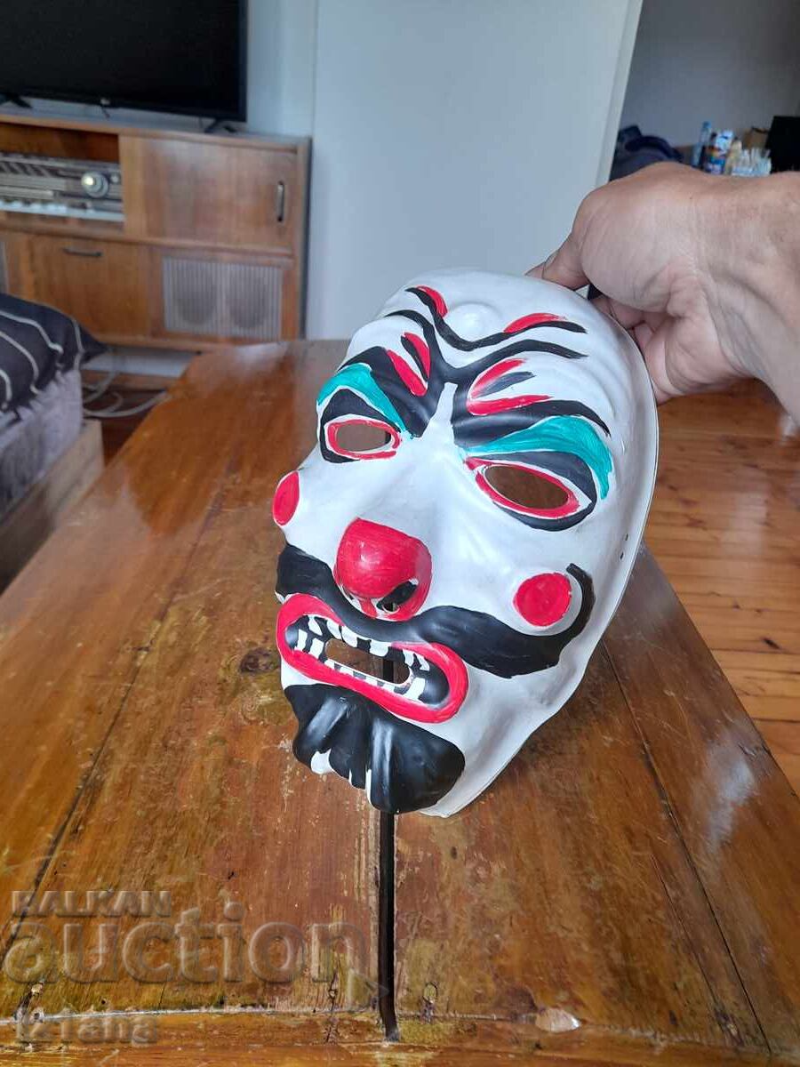 Delivery of Vintage carnival mask