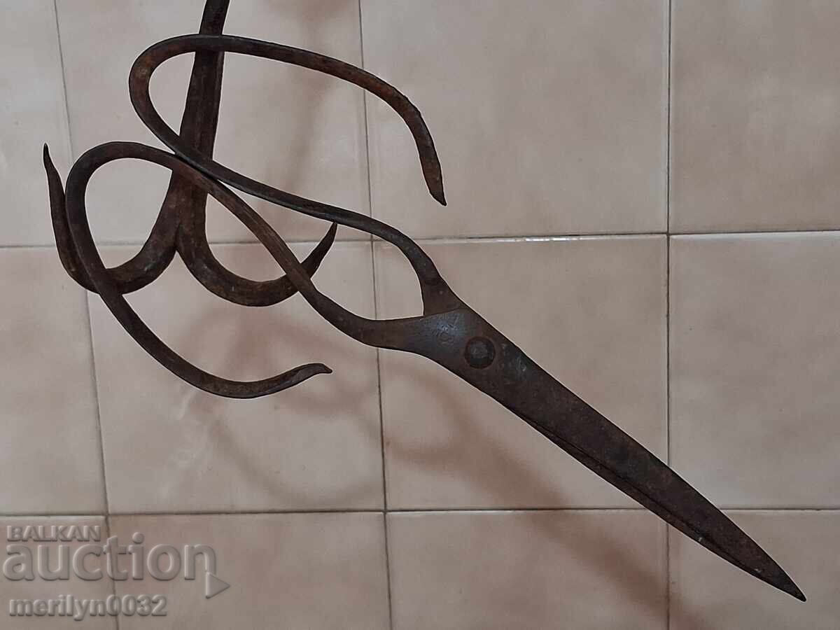 Παλιό σφυρήλατο ψαλίδι, σφυρήλατο σίδερο με τιμή € 28.99 | 56.70 BGN Παλιό σφυρήλατο ψαλίδι, σφυρήλατο σίδερο με τιμή € 28.99 | 56.70 BGN