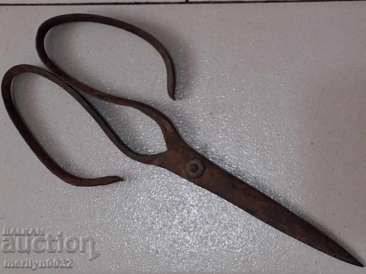 Παράδοση Παλιό σφυρήλατο ψαλίδι, σφυρήλατο σίδερο Παράδοση Παλιό σφυρήλατο ψαλίδι, σφυρήλατο σίδερο