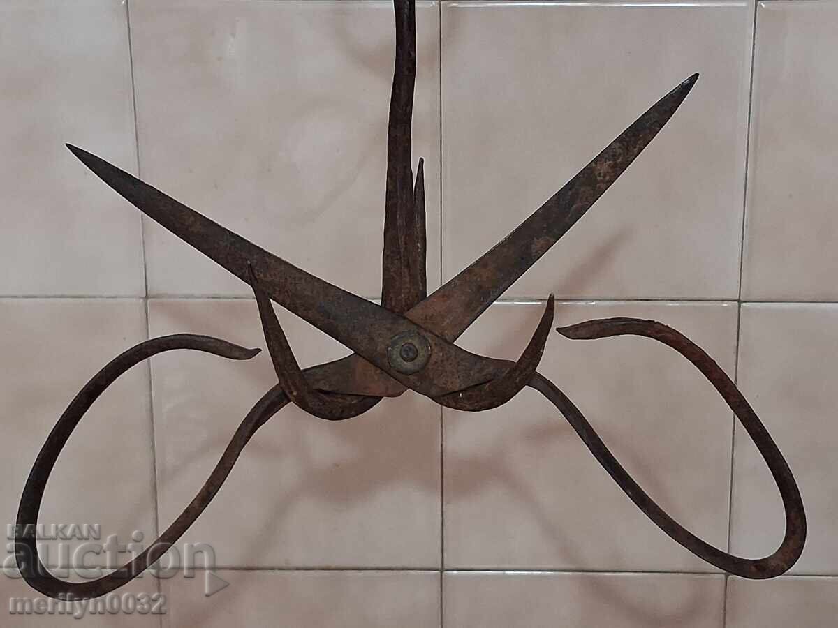 Παλιό σφυρήλατο ψαλίδι, σφυρήλατο σίδερο Παλιό σφυρήλατο ψαλίδι, σφυρήλατο σίδερο