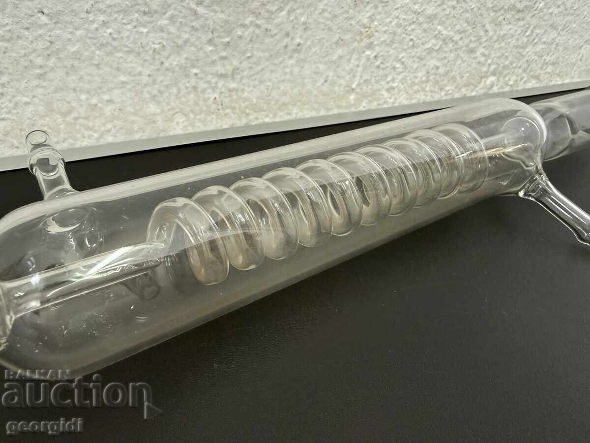 Licitație Condensator cu spirală din sticlă de laborator. Nr. 8189 Licitație Condensator cu spirală din sticlă de laborator. Nr. 8189