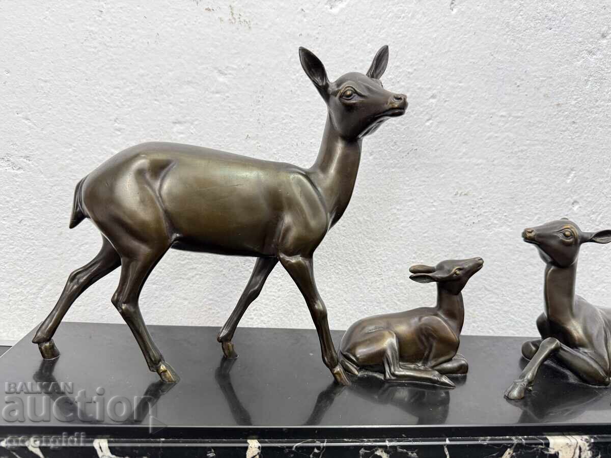 Auction  French Art Deco animal composition No. 8190
