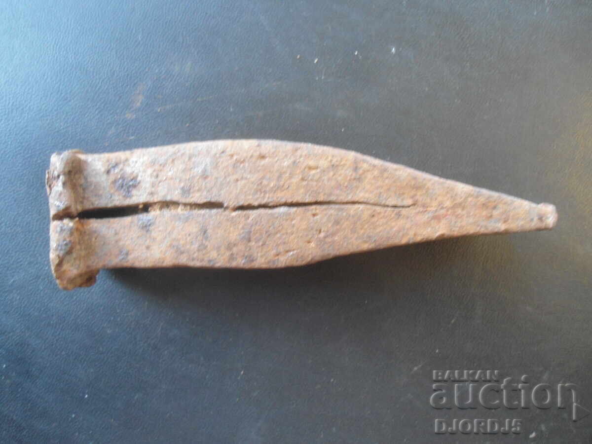 Old hammer, 0.955 kg with price € 2.00 | 3.91 BGN