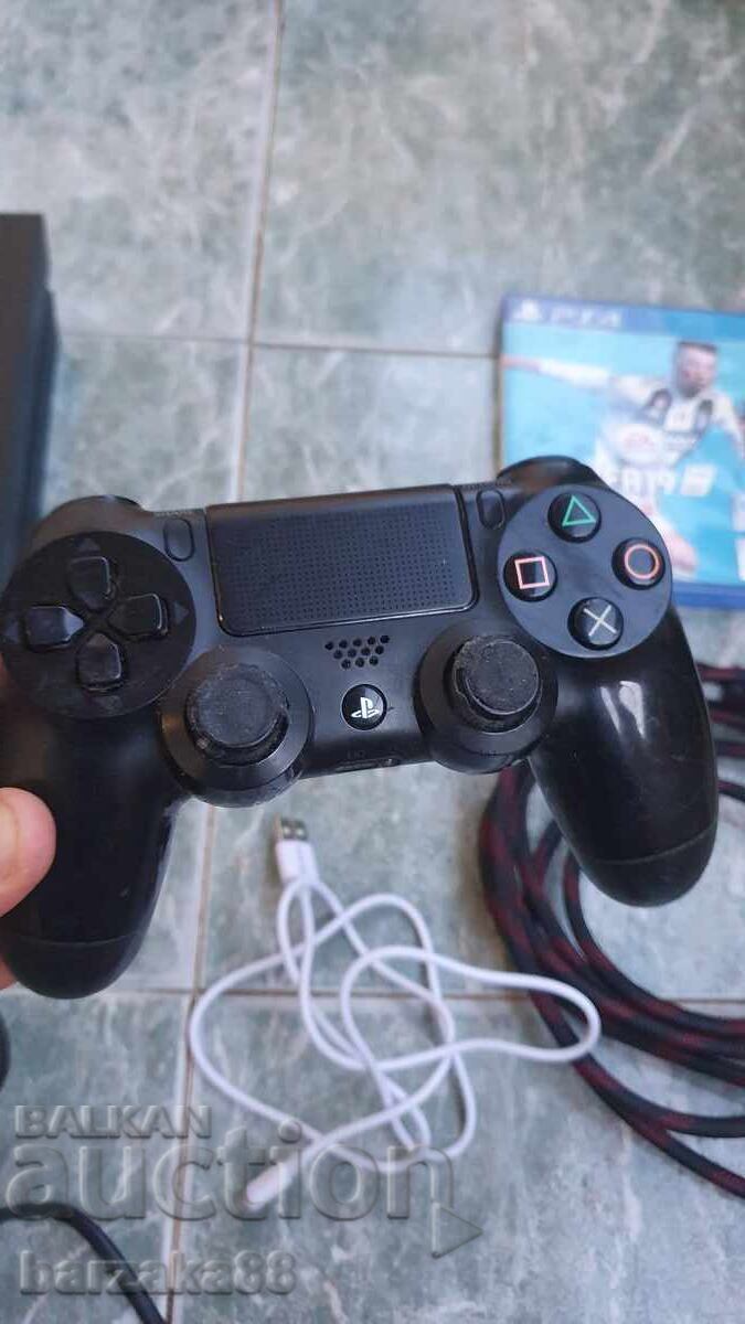 Доставка на PS4 FAT 500 gb  + 2 джойстика + кабели + игра