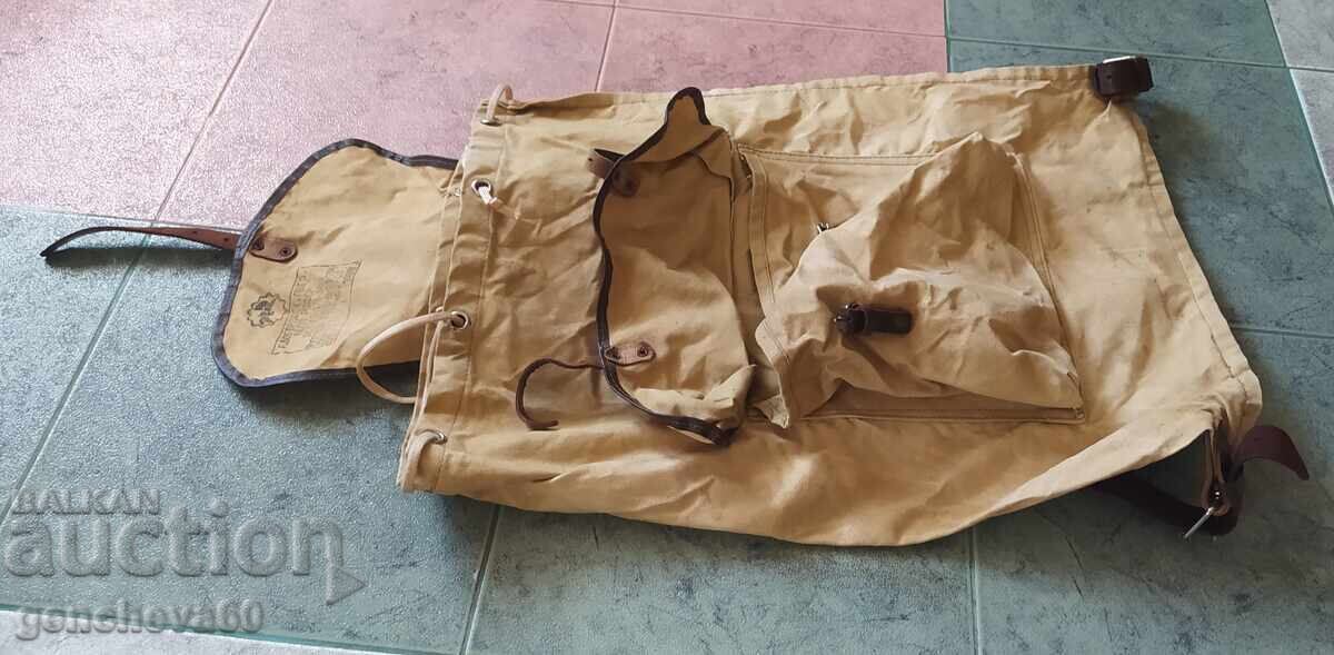 Rucsac rusesc vechi din pânză cu preț € 12.00 | 23.47 BGN
