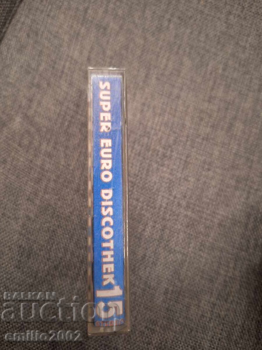 Casetă audio - Super euro discothek 15 cu preț € 1.49 | 2.91 BGN