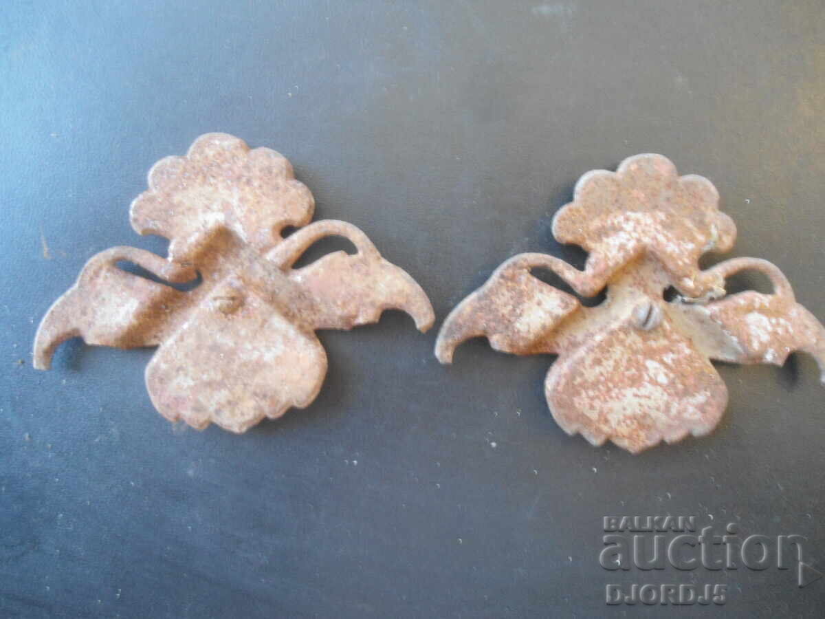 Auction Old metal appliques Auction Old metal appliques