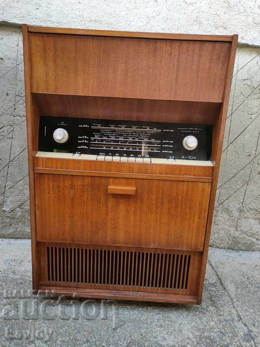Музикален шкаф Акорд 104 - А 1968 Музикален шкаф Акорд 104 - А 1968