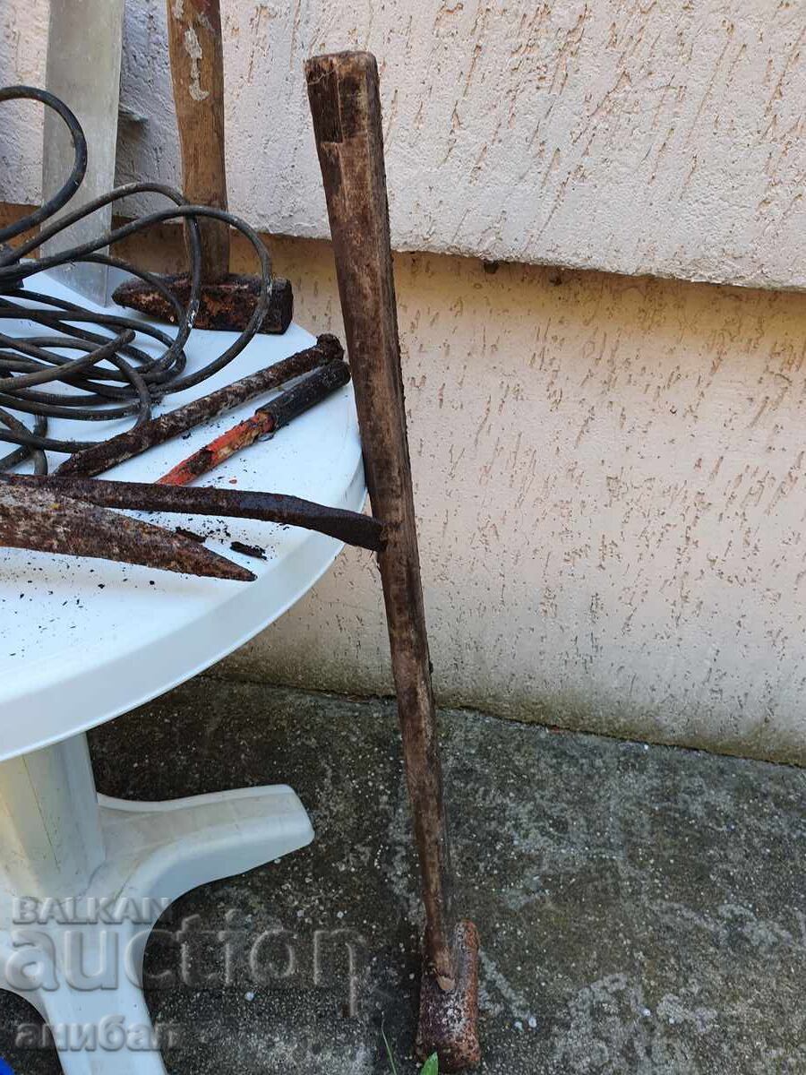 Σετ εργαλείων, σχοινιά και κουβάς με τιμή € 2.00 | 3.91 BGN