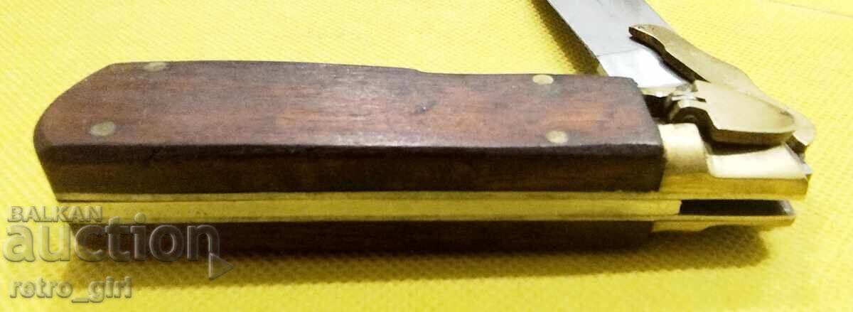 Livrarea Vechi briceag francez, tip „Navaja”