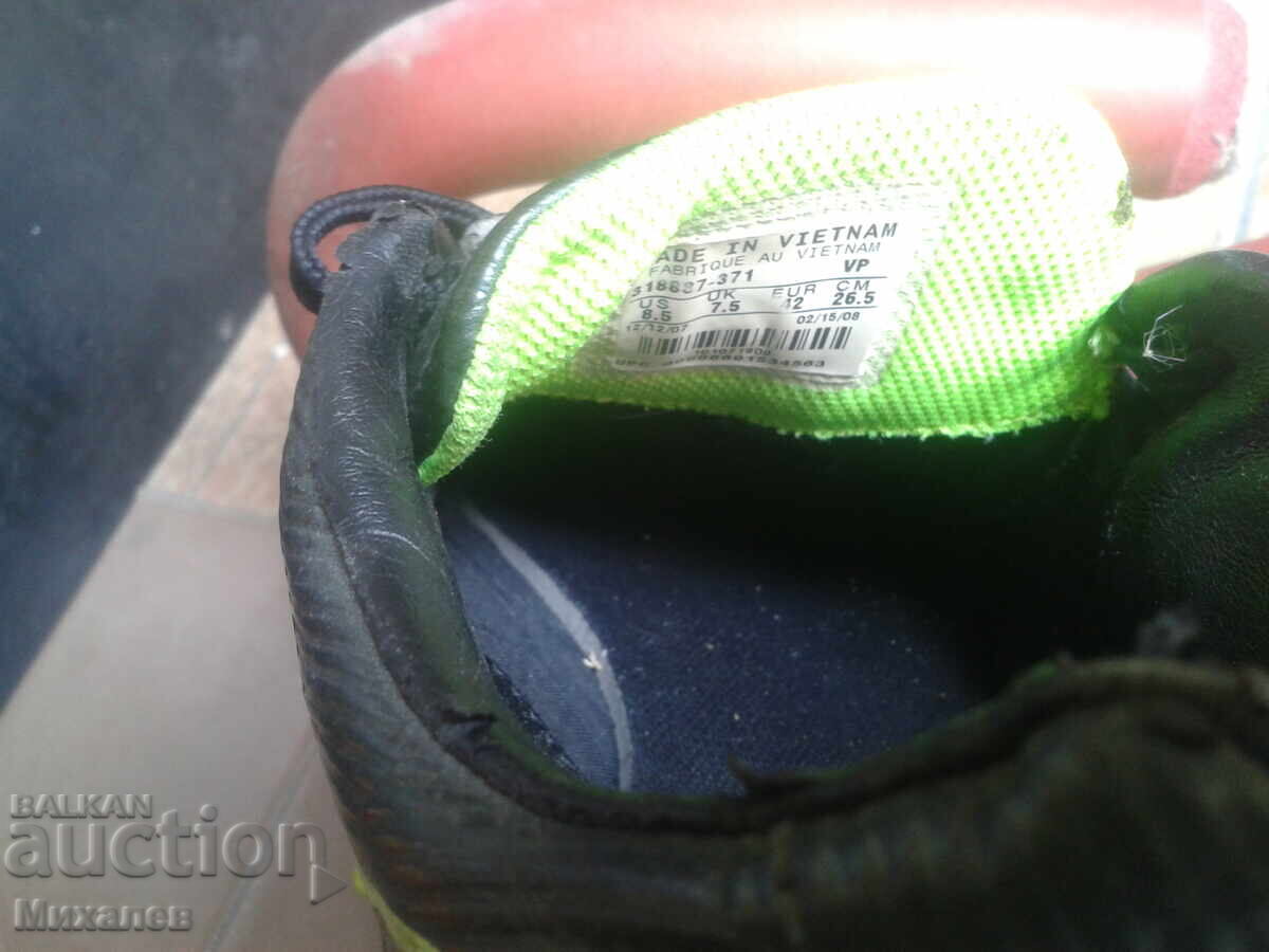 Livrarea Ghete de fotbal + aparat de fitness