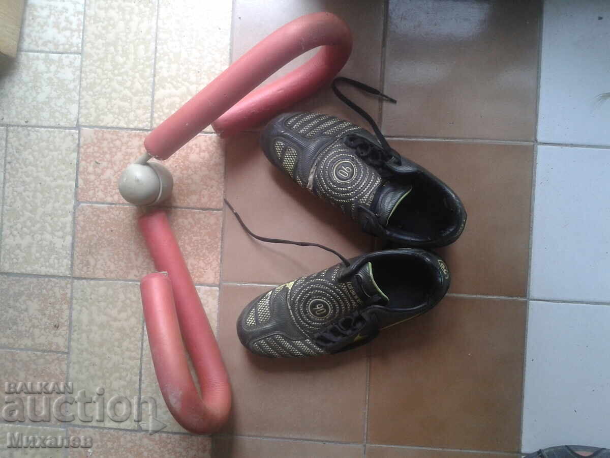 Ghete de fotbal + aparat de fitness