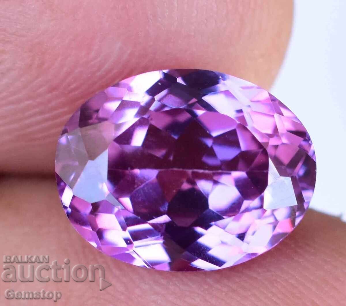 PREȚ DE START! 5.80 ct. kunzit natural oval, cert. OMGTL, de la 1 leu!