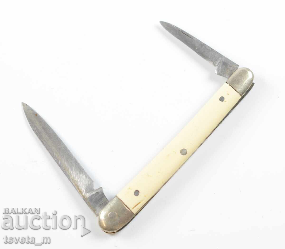 Auction  A pocket knife