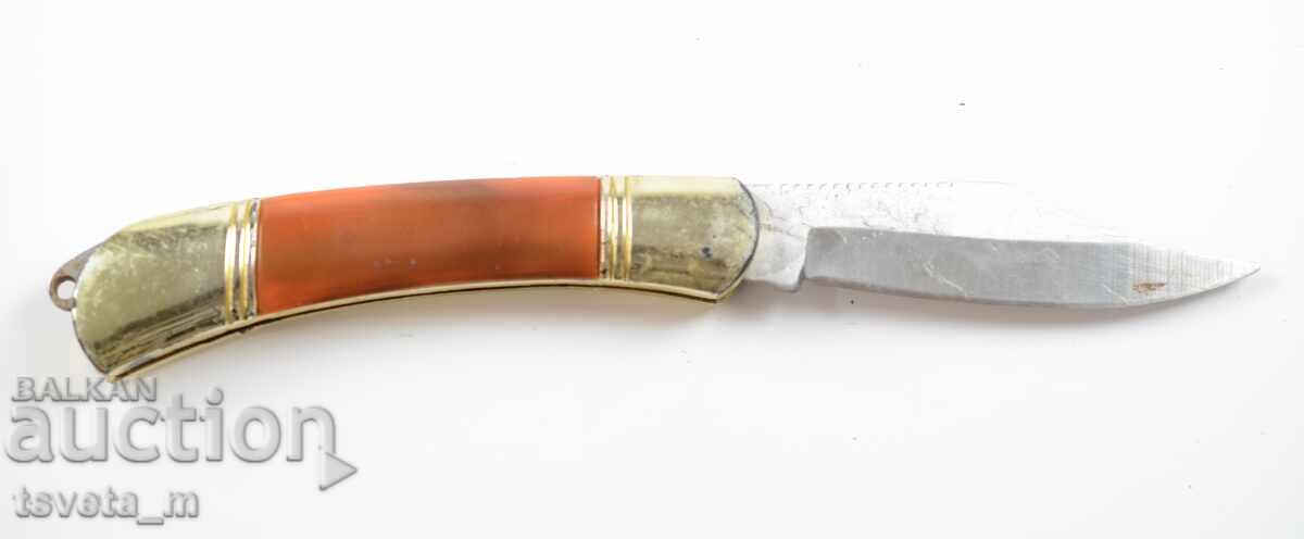 Delivery of A pocket knife